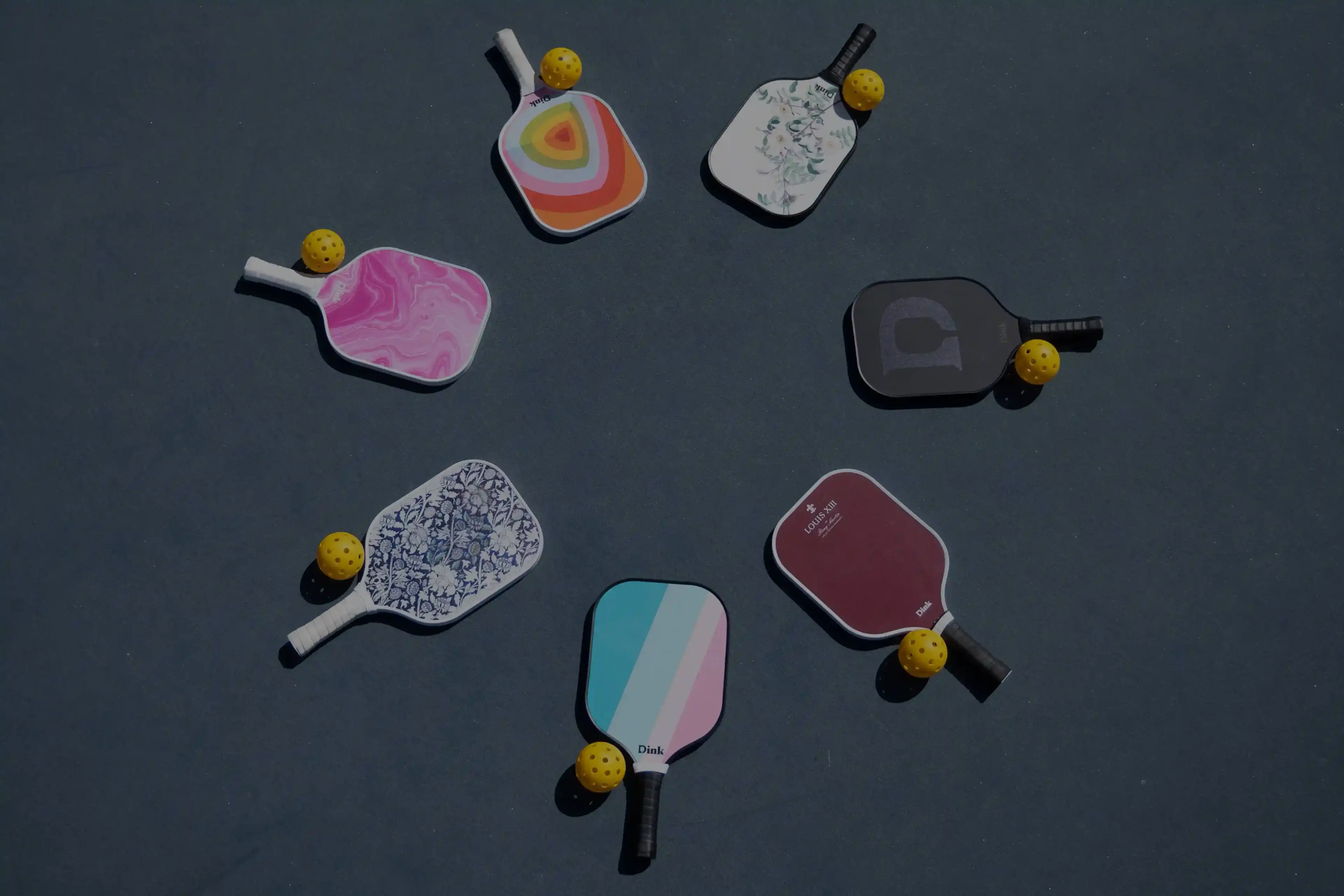 Decorative circle with paddle
